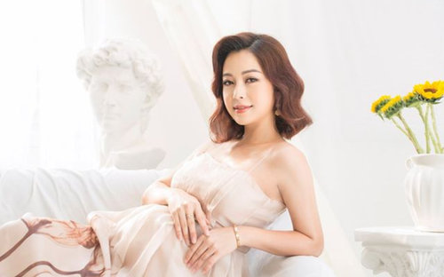 Hoa hậu Jennifer Phạm hạ sinh con gái, chính thức 'mở hàng' sinh con trong năm 2020 của showbiz Việt
